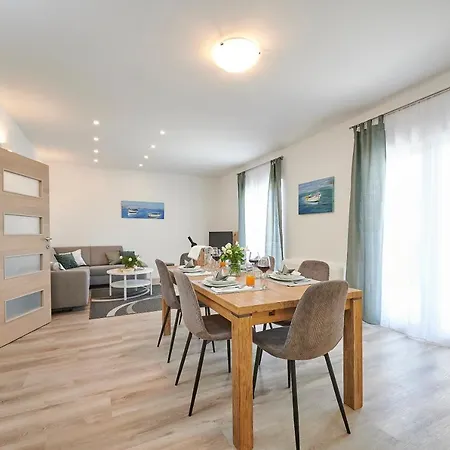 Laurus Apartamento Trogir