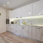 Laurus Apartment *